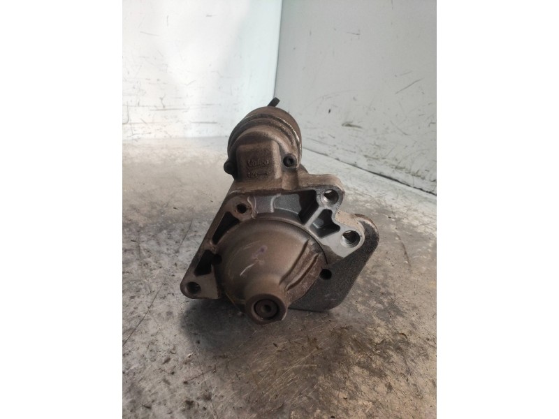 Recambio de motor arranque para dacia lodgy ambiance referencia OEM IAM 233003329R  