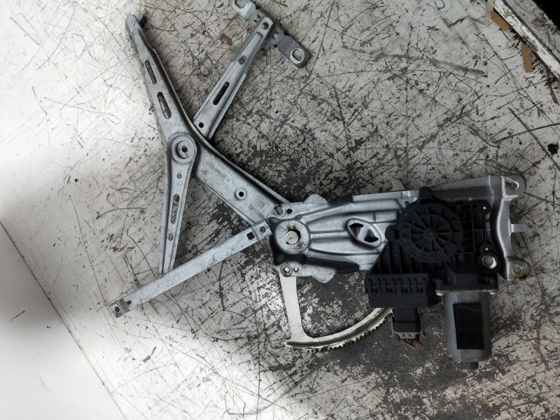 Recambio de motor elevalunas delantero izquierdo para opel zafira b cosmo referencia OEM IAM   