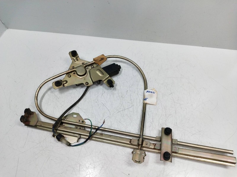 Recambio de elevalunas delantero derecho para ssangyong family 2.5 referencia OEM IAM 8686003100  5P Recambio de elevalunas delantero derecho para ssangyong family 2.5 referencia OEM IAM 8686003100  5P