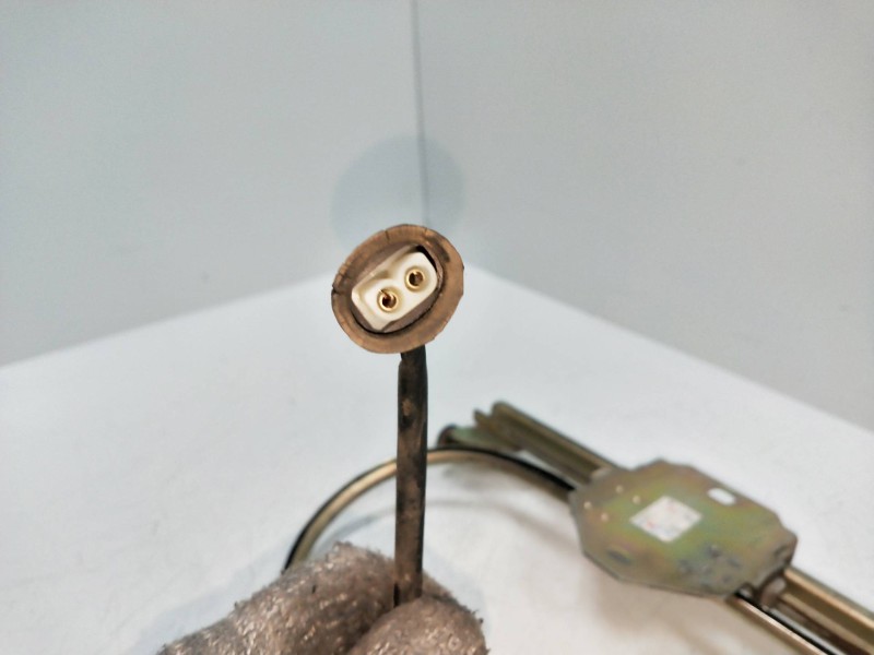 Recambio de elevalunas delantero derecho para ssangyong family 2.5 referencia OEM IAM 8686003100  5P Recambio de elevalunas delantero derecho para ssangyong family 2.5 referencia OEM IAM 8686003100  5P