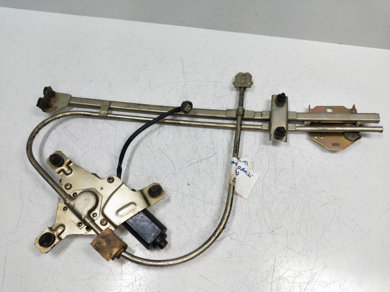 Recambio de elevalunas delantero izquierdo para ssangyong family 2.5 referencia OEM IAM   5P Recambio de elevalunas delantero izquierdo para ssangyong family 2.5 referencia OEM IAM   5P