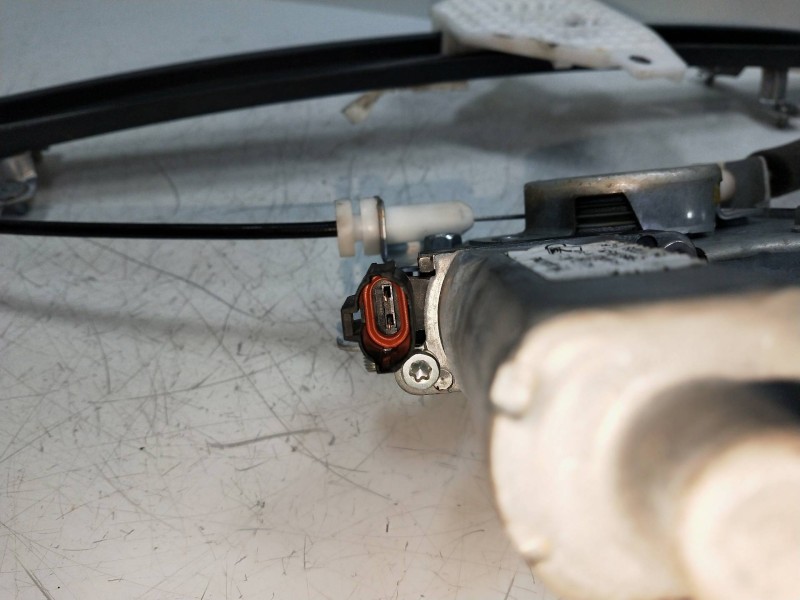 Recambio de elevalunas trasero izquierdo para ssangyong kyron 2.0 referencia OEM IAM 8810021002  5P