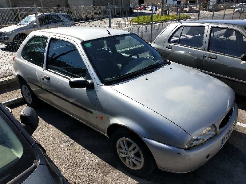 ford fiesta berlina del año 1997