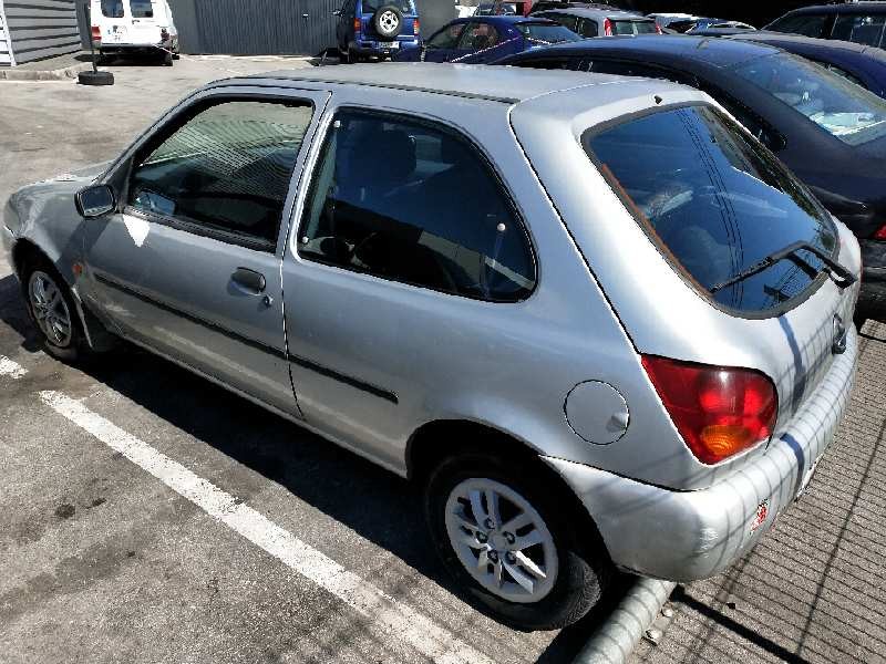 ford fiesta berlina del año 1997