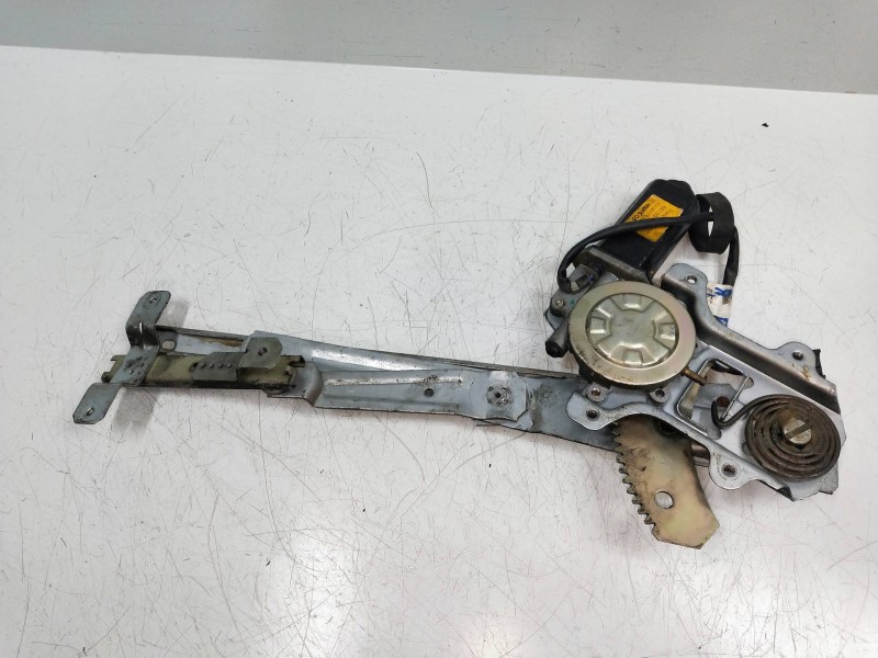 Recambio de elevalunas trasero derecho para ssangyong musso referencia OEM IAM 8810005100  5P