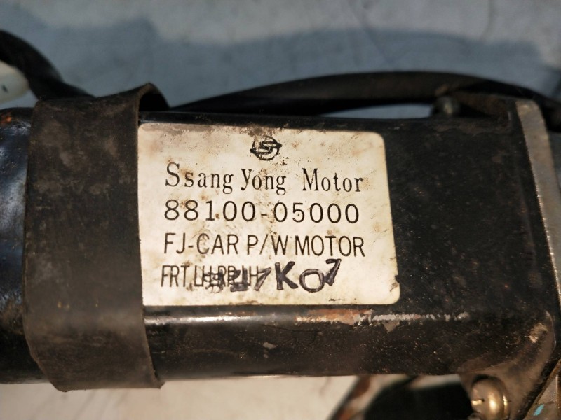 Recambio de elevalunas trasero izquierdo para ssangyong musso referencia OEM IAM 8810005000  5P