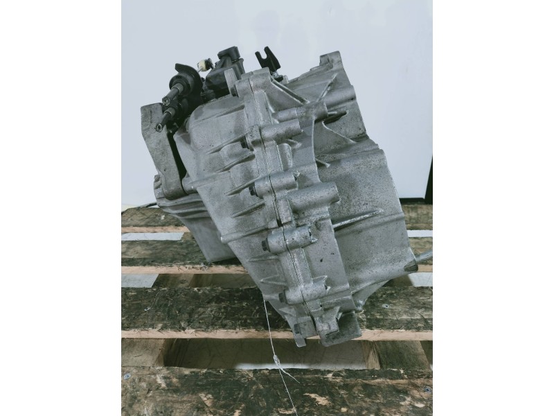 Recambio de caja cambios para volvo v60 kombi kinetic referencia OEM IAM BG9R7002KA T1GG4 130111 111342 6V