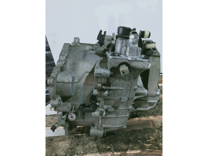 Recambio de caja cambios para volvo v60 kombi kinetic referencia OEM IAM BG9R7002KA T1GG4 130111 111342 6V