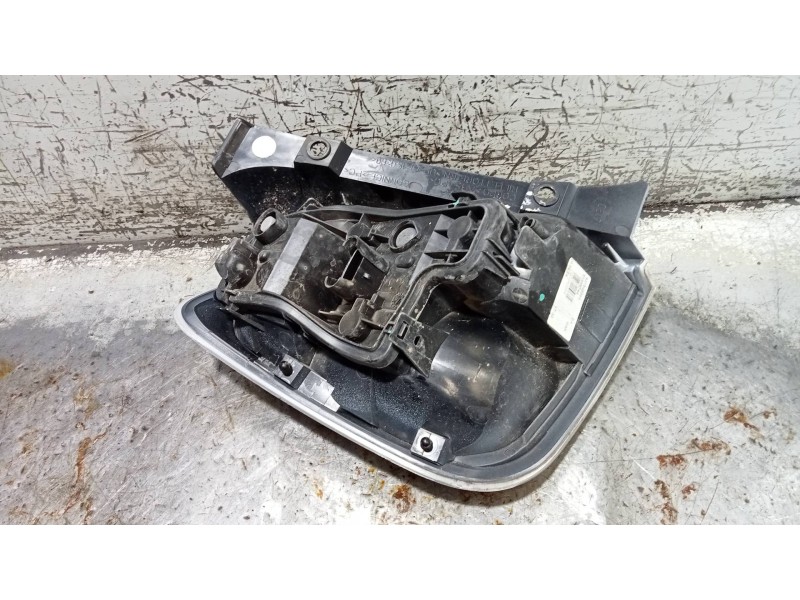 Recambio de piloto trasero derecho para fiat nuova 500 (150) 1.2 cat referencia OEM IAM 51885544  