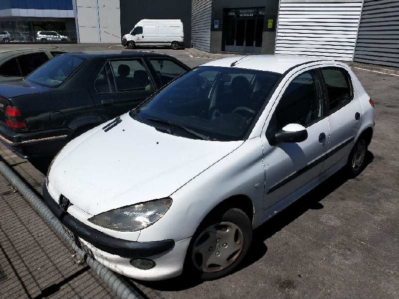 peugeot 206 berlina del año 2000