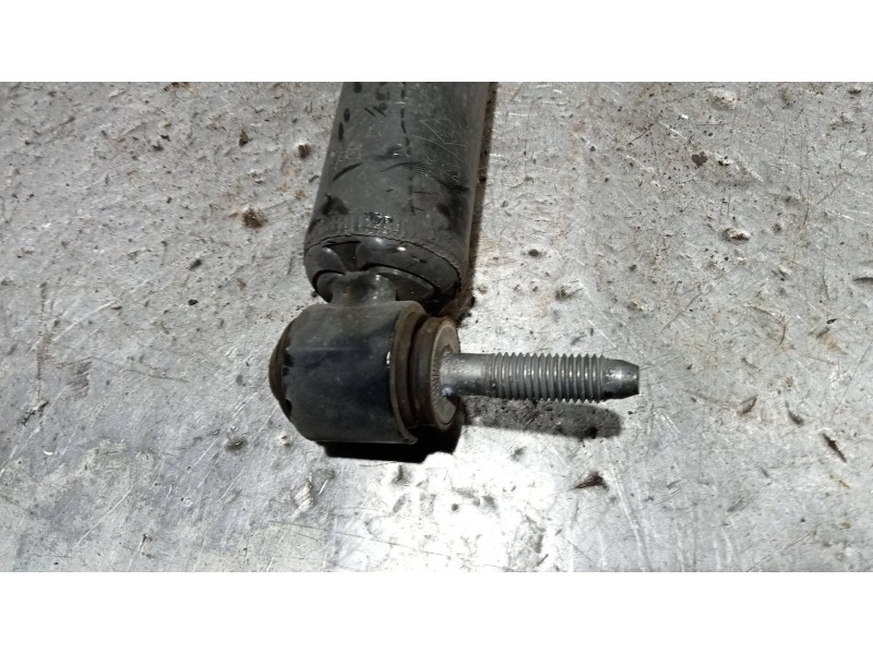 Recambio de amortiguador trasero izquierdo para renault megane iv berlina 5p limited + referencia OEM IAM 562101385R  
