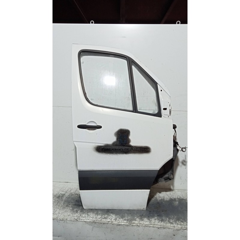 Recambio de puerta delantera derecha para mercedes sprinterii caja cerrada (desde 01.06) 318/319 cdi (906.631/633/635/637) refer