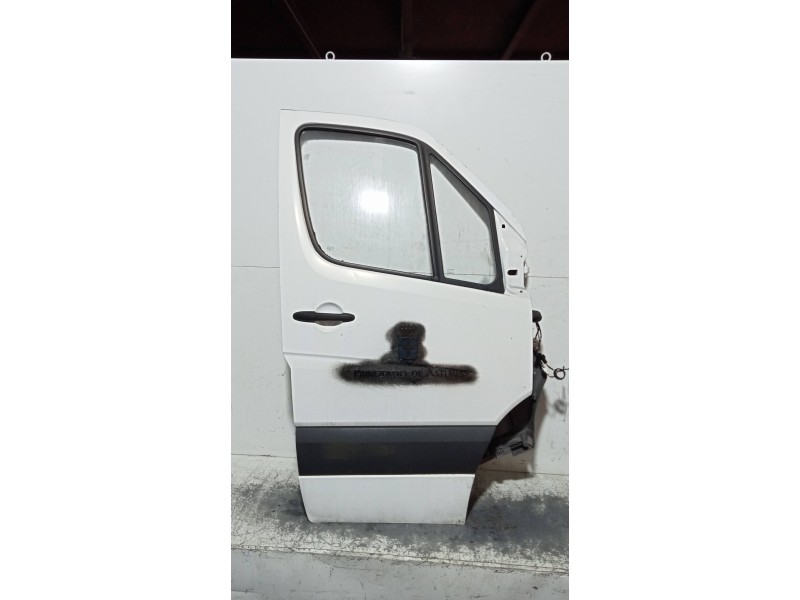 Recambio de puerta delantera derecha para mercedes sprinterii caja cerrada (desde 01.06) 318/319 cdi (906.631/633/635/637) refer