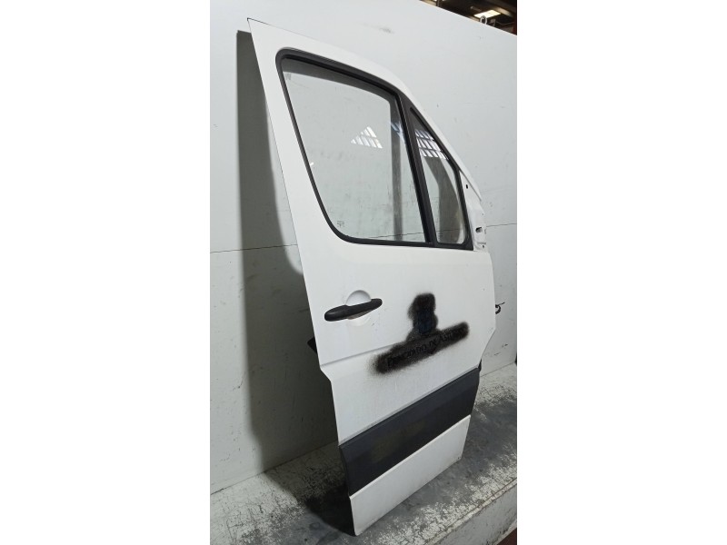 Recambio de puerta delantera derecha para mercedes sprinterii caja cerrada (desde 01.06) 318/319 cdi (906.631/633/635/637) refer
