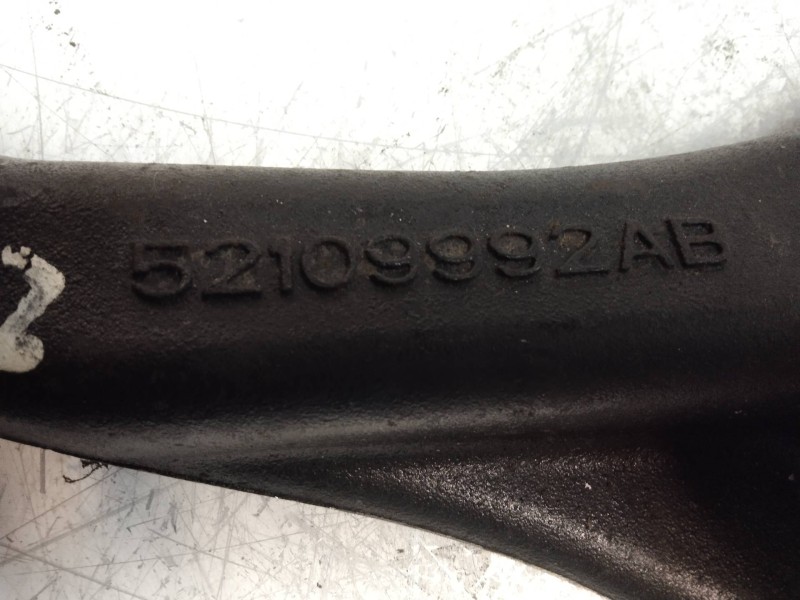 Recambio de brazo suspension inferior delantero derecho para dodge nitro se referencia OEM IAM 52109992AB   Recambio de brazo suspension inferior delantero derecho para dodge nitro se referencia OEM IAM 52109992AB