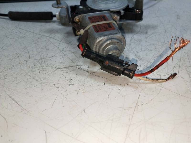 Recambio de elevalunas trasero derecho para ssangyong rexton 2.7 turbodiesel cat referencia OEM IAM 8810008011  5P