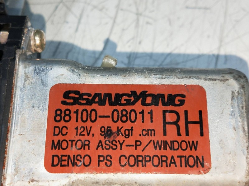 Recambio de elevalunas trasero derecho para ssangyong rexton 2.7 turbodiesel cat referencia OEM IAM 8810008011  5P