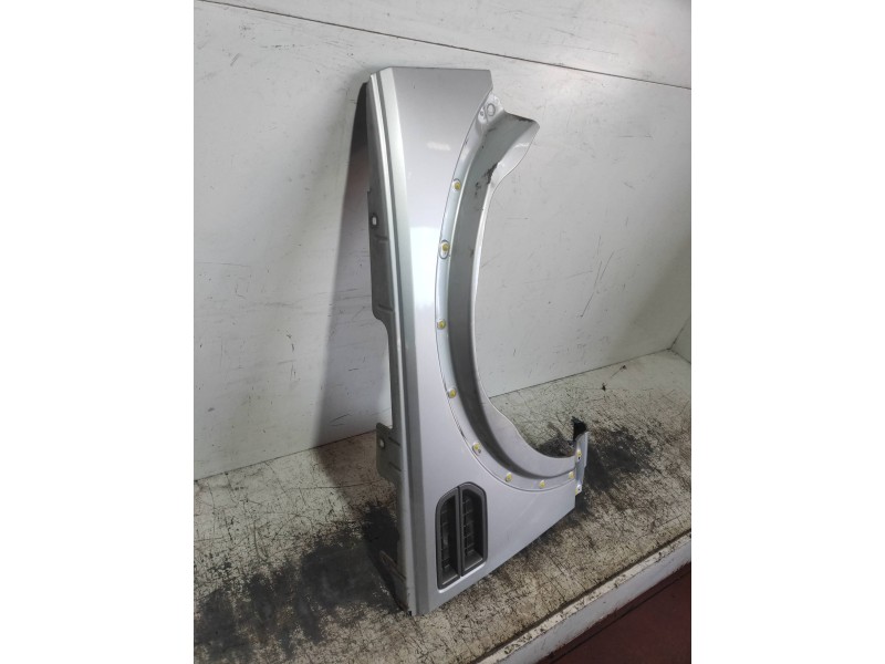 Recambio de aleta delantera derecha para land rover discovery v6 td s referencia OEM IAM   