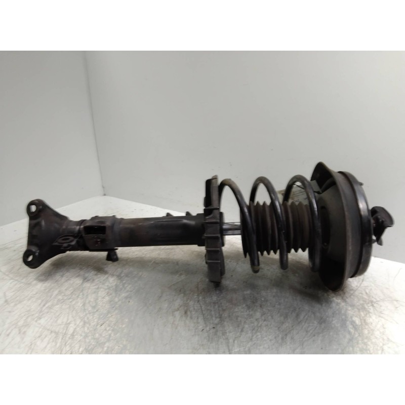 Recambio de amortiguador delantero izquierdo para mercedes clase c (w203) berlina 3.2 v6 18v cat referencia OEM IAM A2033201630 