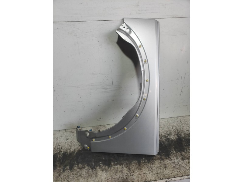 Recambio de aleta delantera izquierda para land rover discovery v6 td s referencia OEM IAM   