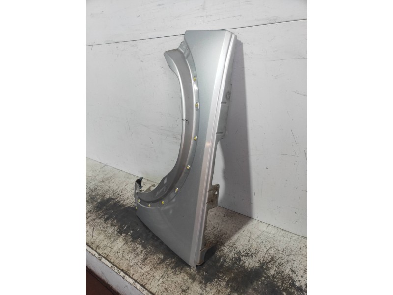 Recambio de aleta delantera izquierda para land rover discovery v6 td s referencia OEM IAM   