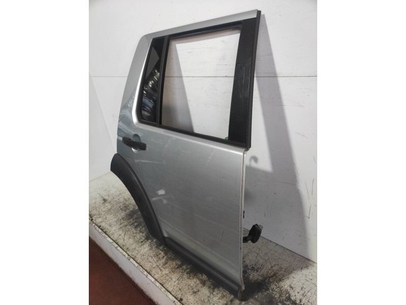 Recambio de puerta trasera derecha para land rover discovery v6 td s referencia OEM IAM   