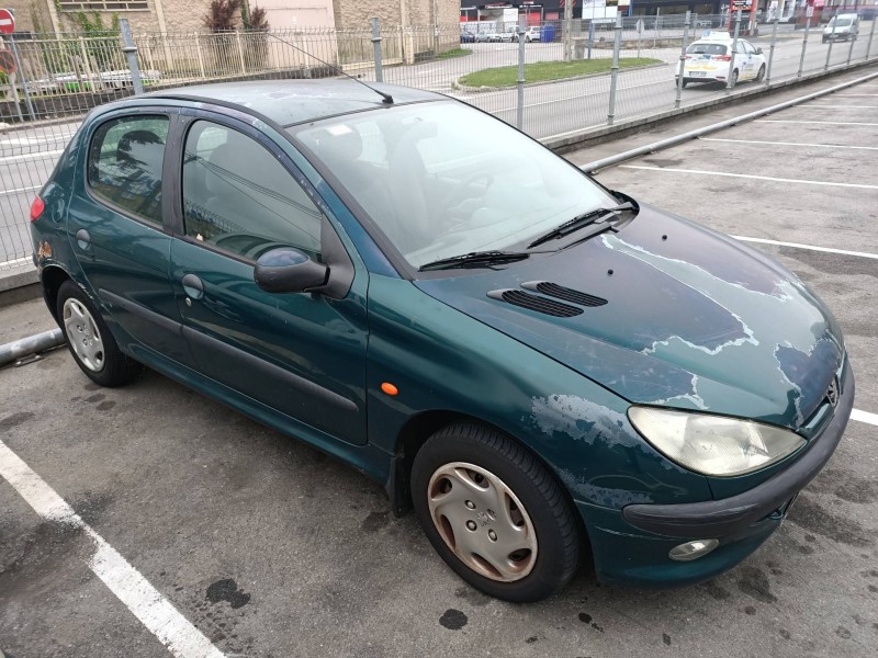 peugeot 206 berlina del año 1999