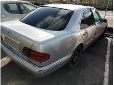 mercedes clase e (w210) berlina diesel del año 1998 2