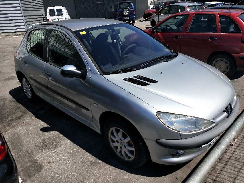peugeot 206 berlina del año 2001