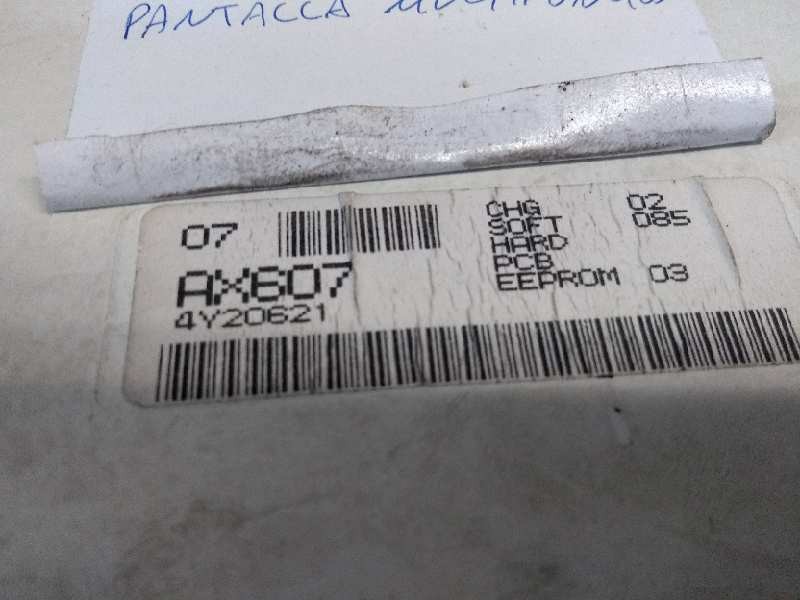 Recambio de pantalla multifuncion para nissan micra (k12e) acenta referencia OEM IAM AX607 4Y206211 07