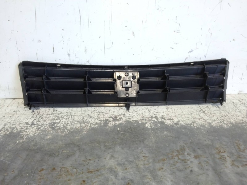 Recambio de rejilla delantera para peugeot 309 graffic diesel referencia OEM IAM   