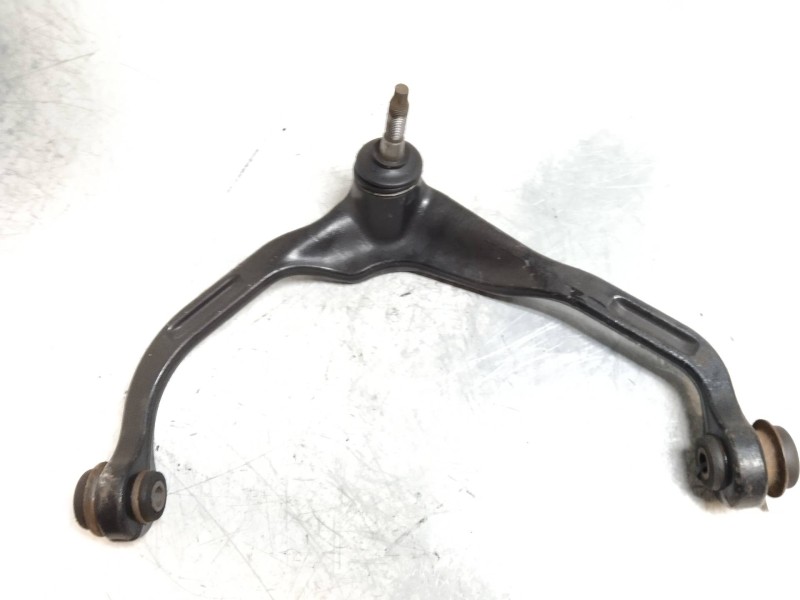 Recambio de brazo suspension superior delantero izquierdo para dodge nitro se referencia OEM IAM   