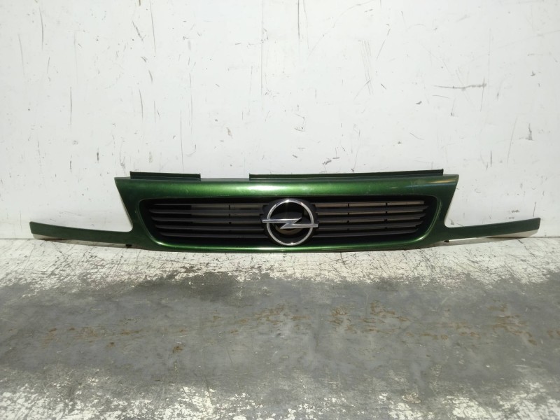 Recambio de rejilla delantera para opel astra f berlina california referencia OEM IAM   