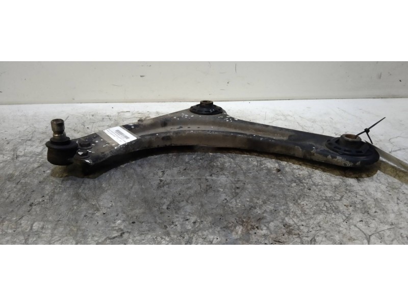 Recambio de brazo suspension inferior delantero izquierdo para citroen c3 1.4 hdi sx plus referencia OEM IAM   