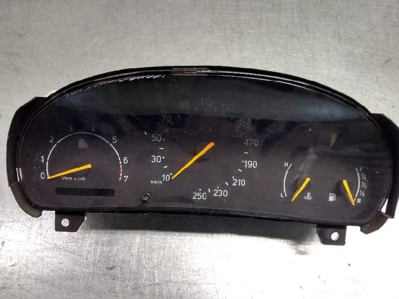 Recambio de cuadro instrumentos para saab 900 berlina 2.0 cat referencia OEM IAM 4617502 69795280 KILOINJ
