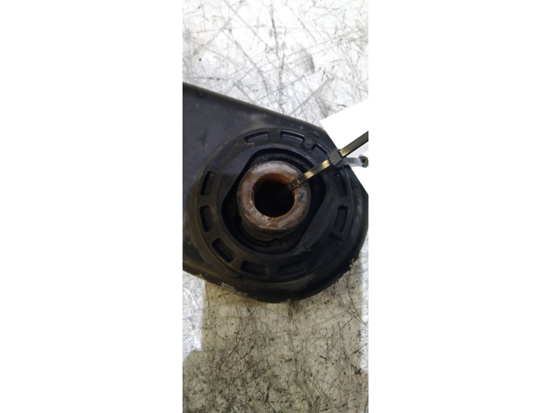 Recambio de brazo suspension inferior delantero izquierdo para citroen c3 1.4 hdi sx plus referencia OEM IAM   