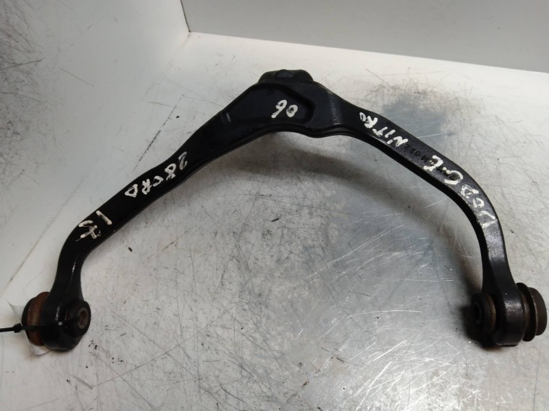 Recambio de brazo suspension superior delantero izquierdo para dodge nitro se referencia OEM IAM   