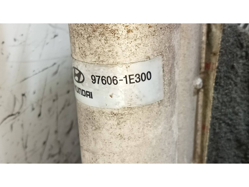 Recambio de condensador / radiador aire acondicionado para hyundai accent (mc) gl crdi referencia OEM IAM 976061E300  