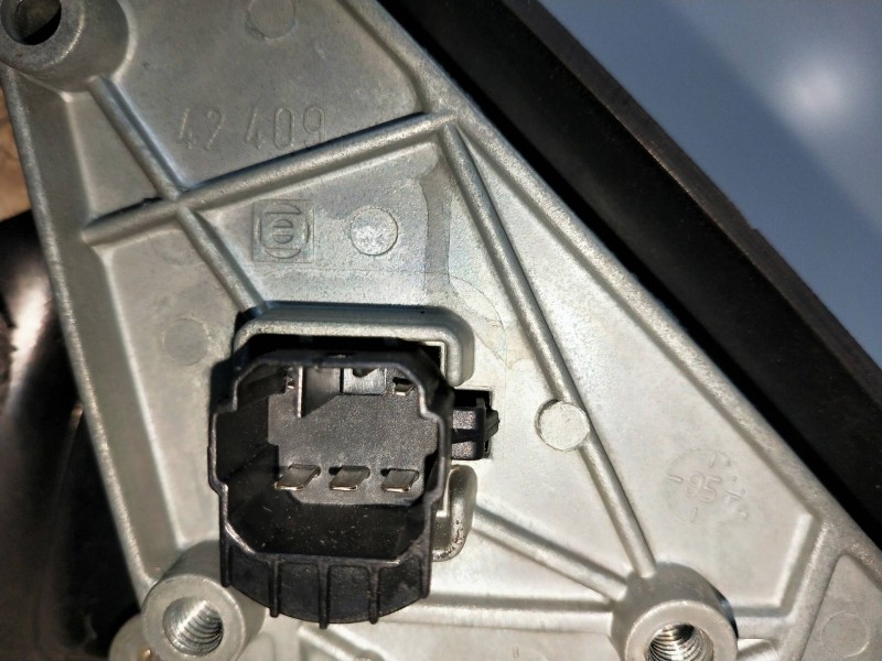 Recambio de retrovisor izquierdo para saab 900 berlina 2.0 cat referencia OEM IAM   ELECTRICO