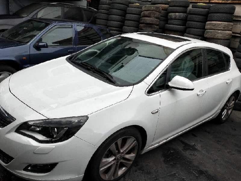 opel astra j lim. del año 2011