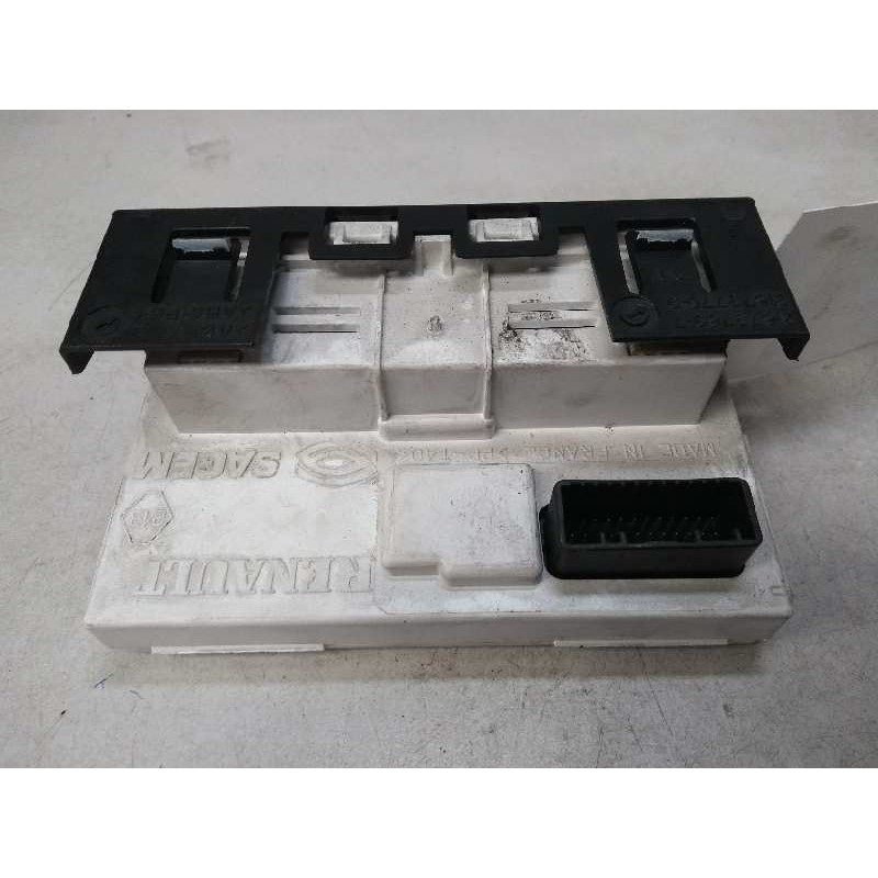 Recambio de pantalla multifuncion para renault clio ii fase ii (b/cb0) authentique referencia OEM IAM 8200380298A 216771272 NS00 Recambio de pantalla multifuncion para renault clio ii fase ii (b/cb0) authentique referencia OEM IAM 8200380298A 216771272 NS00