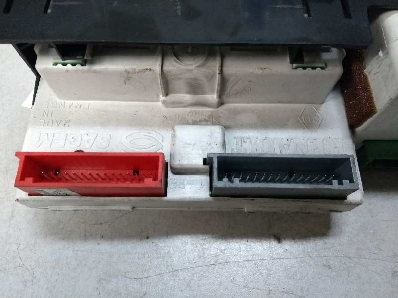 Recambio de pantalla multifuncion para renault laguna ii (bg0) 1.9 dci diesel referencia OEM IAM P8200002604A 216541195 AFFA2SSP