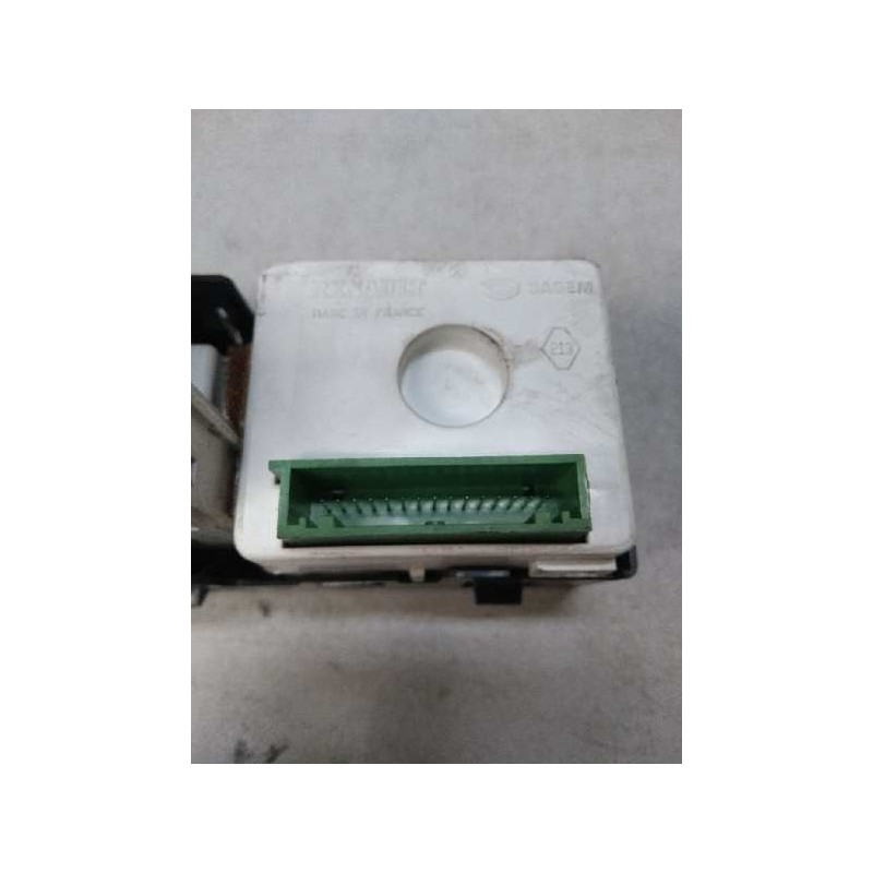 Recambio de pantalla multifuncion para renault laguna ii (bg0) 1.9 dci diesel referencia OEM IAM P8200002604A 216541195 AFFA2SSP