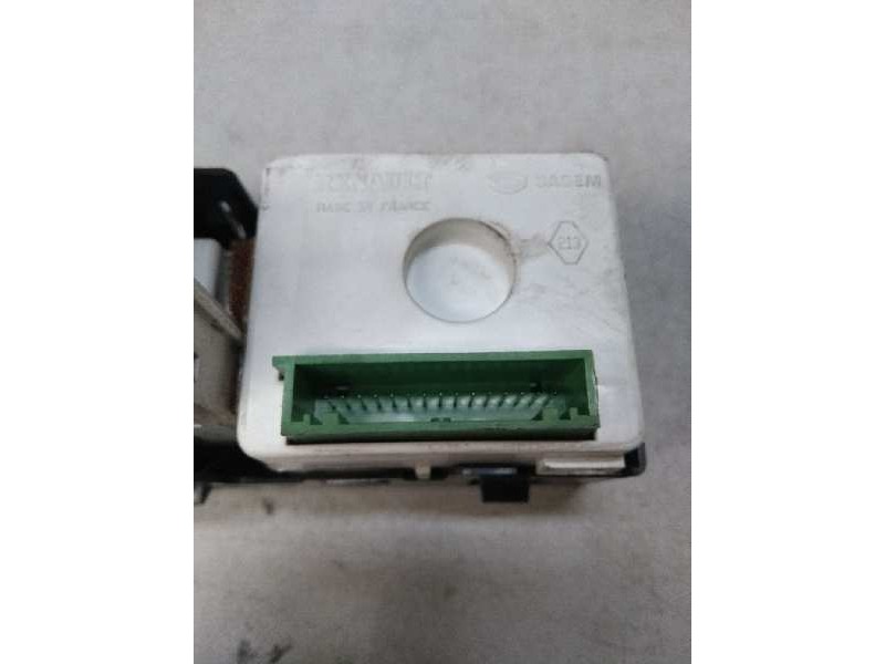 Recambio de pantalla multifuncion para renault laguna ii (bg0) 1.9 dci diesel referencia OEM IAM P8200002604A 216541195 AFFA2SSP