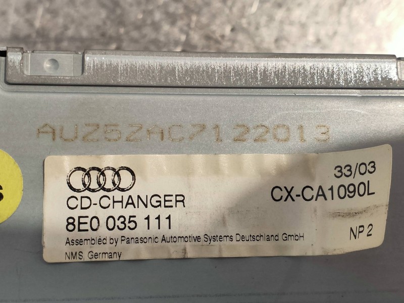 Recambio de sistema audio / radio cd para audi a3 (8p) 2.0 tdi ambiente referencia OEM IAM 8E0035111 CXCA1090L 