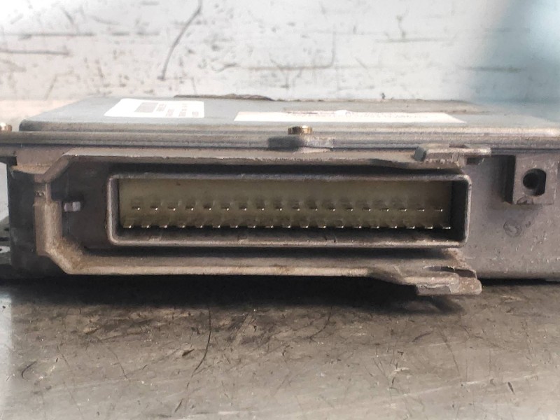 Recambio de centralita motor uce para citroen saxo 1.1 image referencia OEM IAM 0261203736 9620398980 