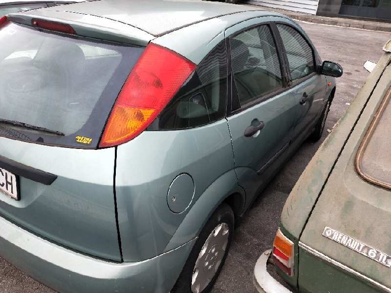 ford focus berlina (cak) del año 2000
