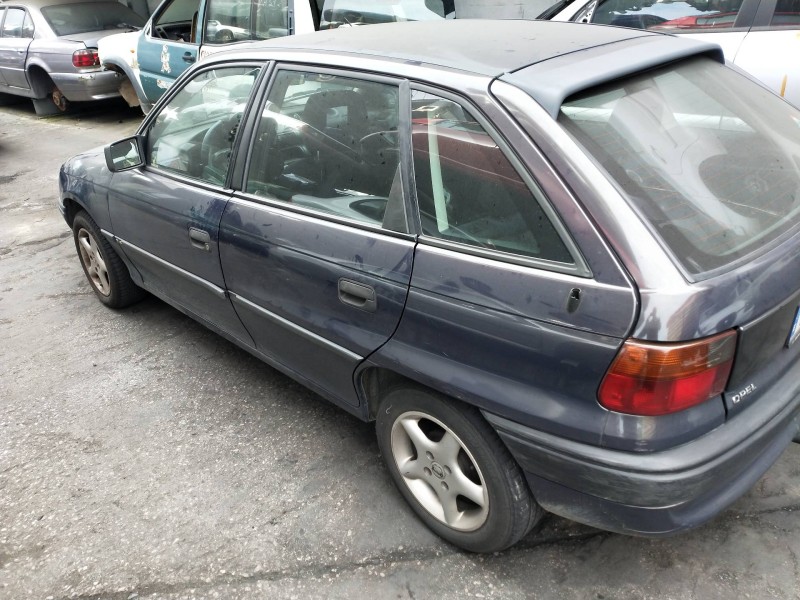opel astra f berlina del año 1996