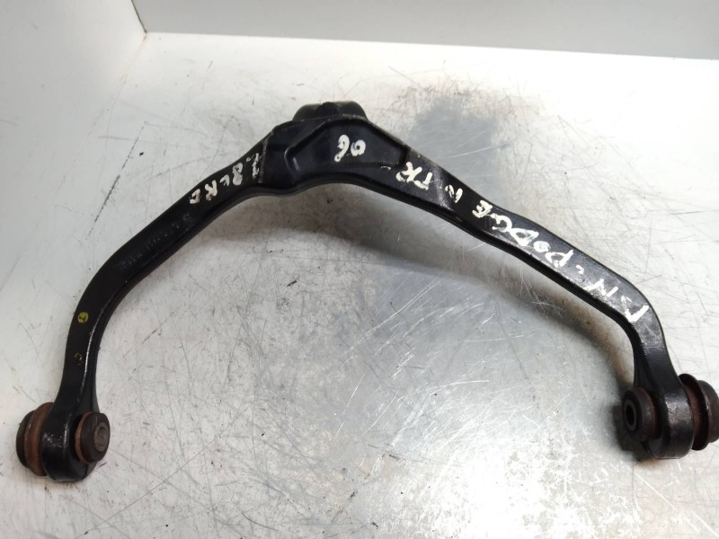 Recambio de brazo suspension superior delantero derecho para dodge nitro se referencia OEM IAM    Recambio de brazo suspension superior delantero derecho para dodge nitro se referencia OEM IAM