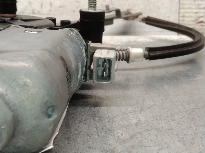 Recambio de elevalunas delantero derecho para citroen xantia berlina 1.6 armonia referencia OEM IAM 400323A  5P